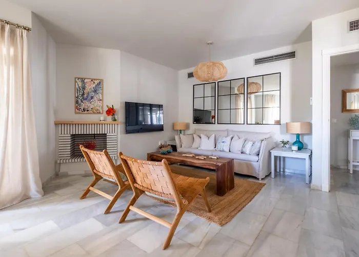 Apartamento Con Piscina. Los Naranjos De Marbella